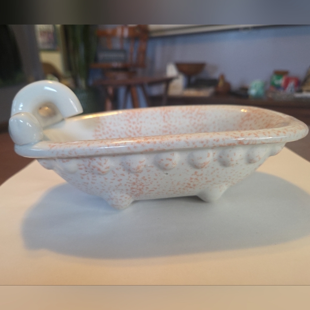 Elegant Bathtub Speckled Ceramic Soap Dish